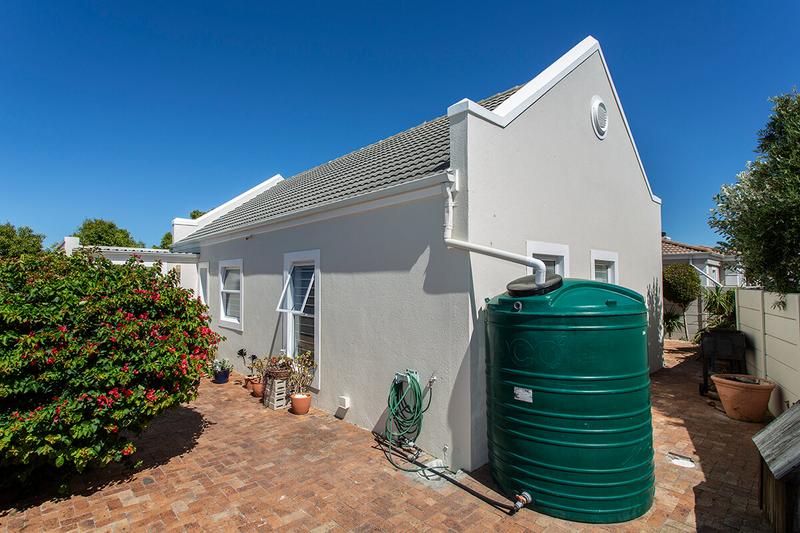 3 Bedroom Property for Sale in Sunningdale Western Cape